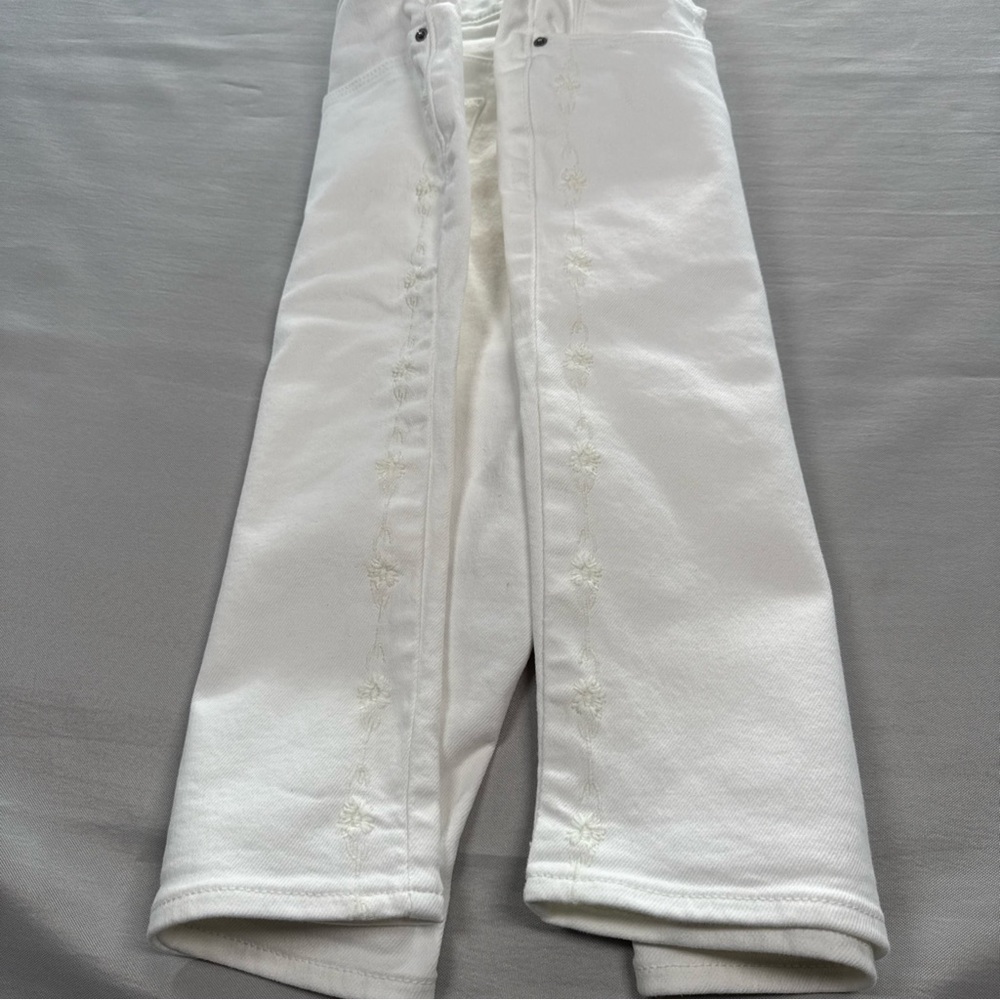 Levi’s Bermuda Jean Shorts Womens 31 White Floral Embroidery Stretch Jorts EUC - Picture 6 of 12